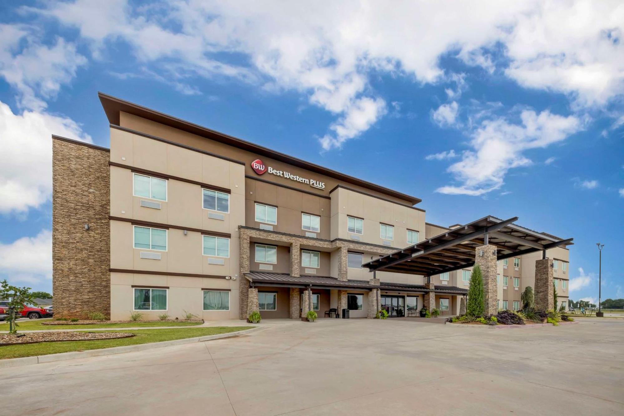 Best Western Plus Chickasha Inn Exterior photo